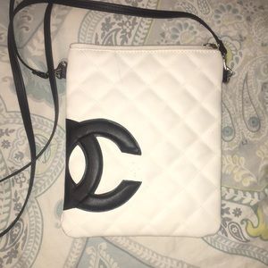Not Chanel-white crossbody bag